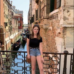 Meet your Posher, Zoe